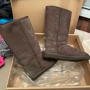 Tall chocolate classic Uggs